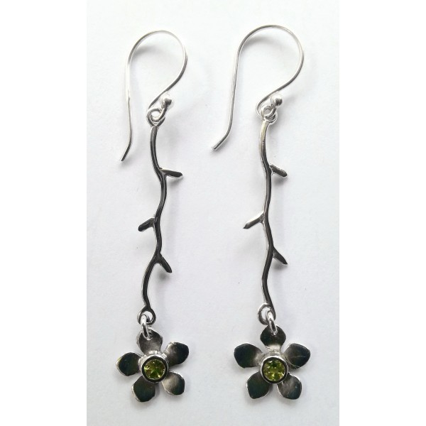 E522 wavy branch drop earring with gemstone set flower