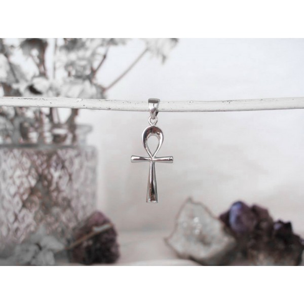 p132 Sterling silver ankh pendant