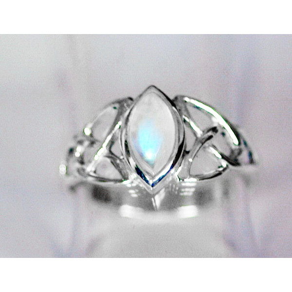 R523 Silver celtic triquetra stone ring