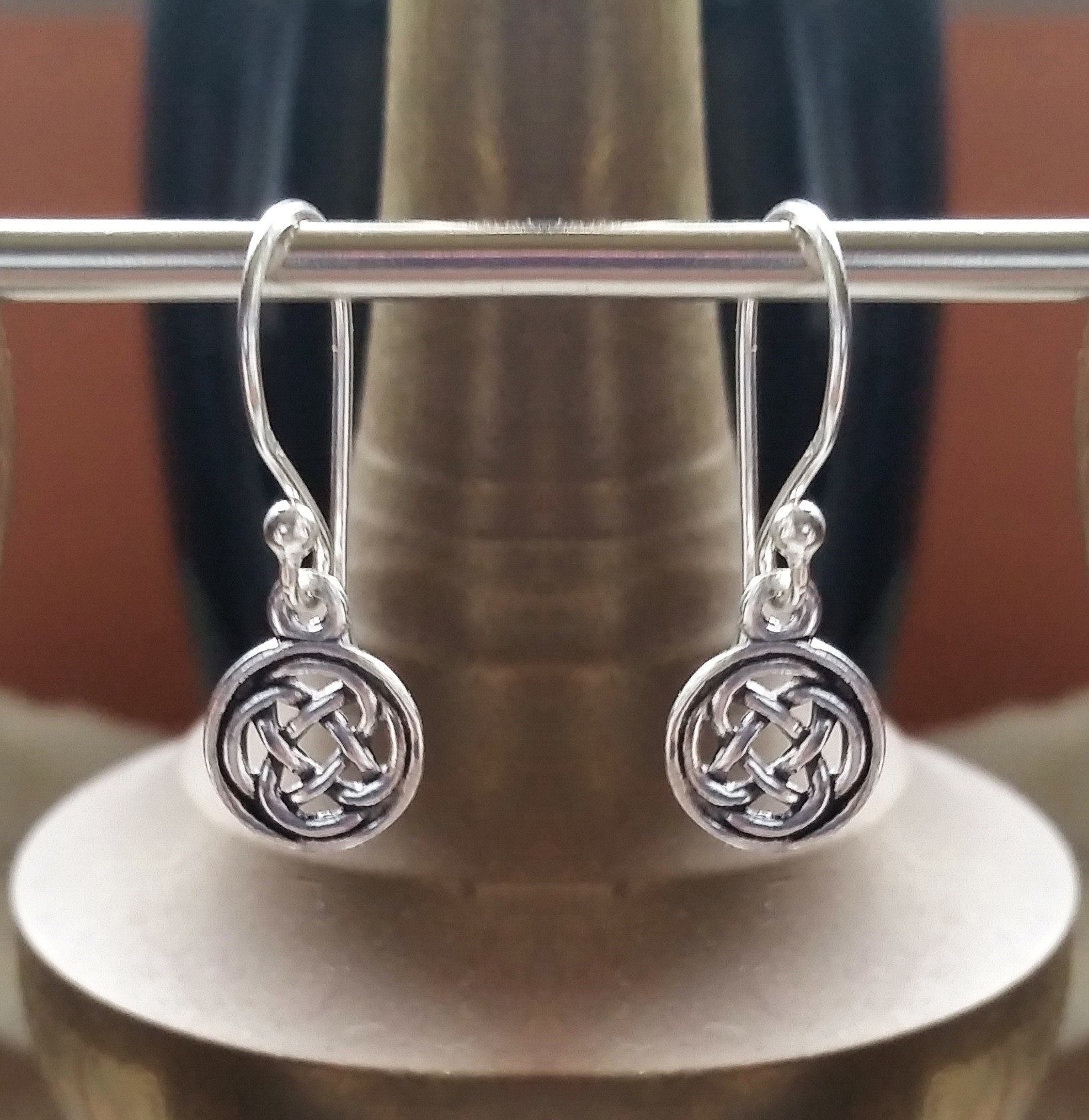 E404 Celtic bezel drop