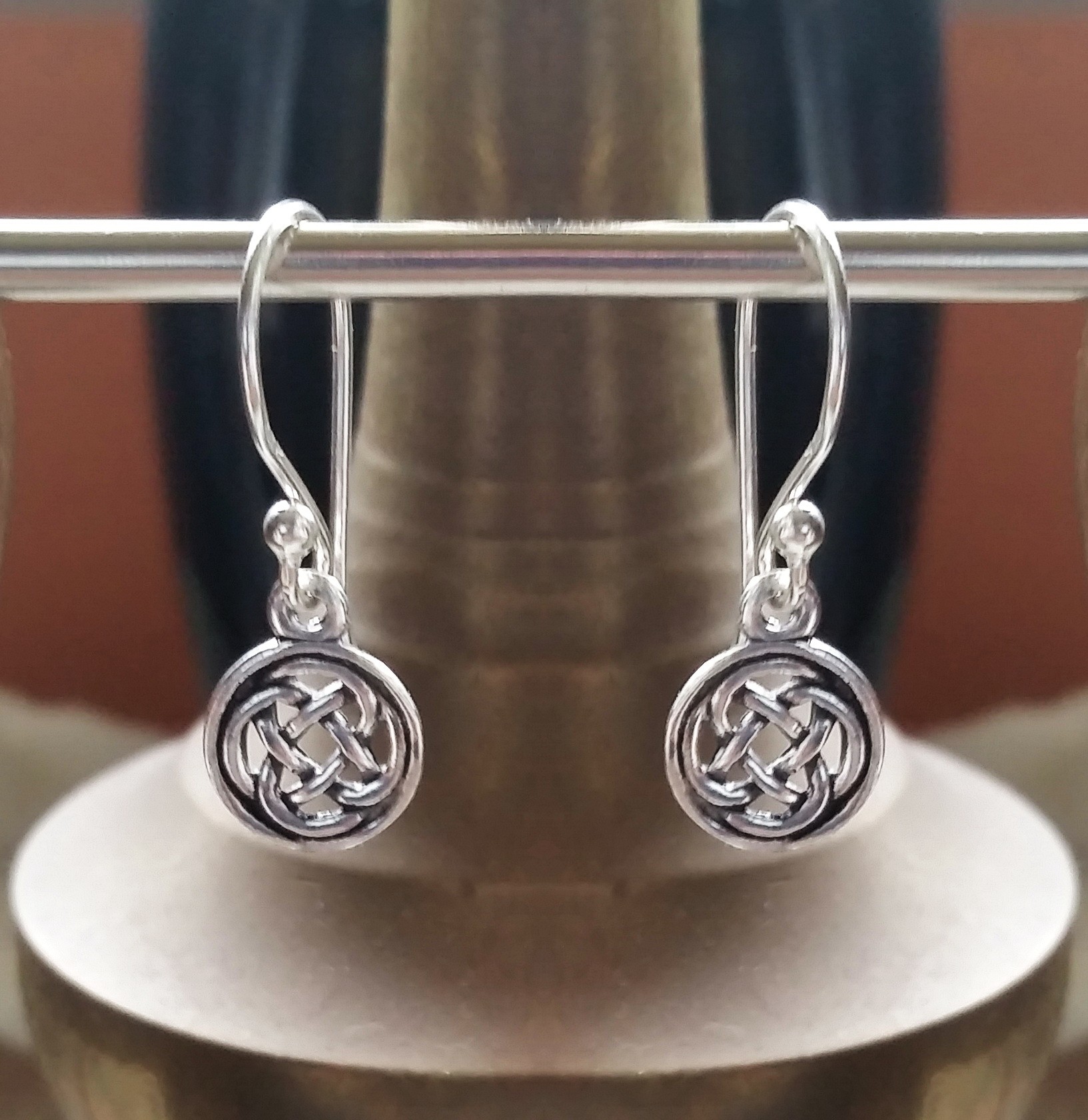 E404 Celtic bezel drop