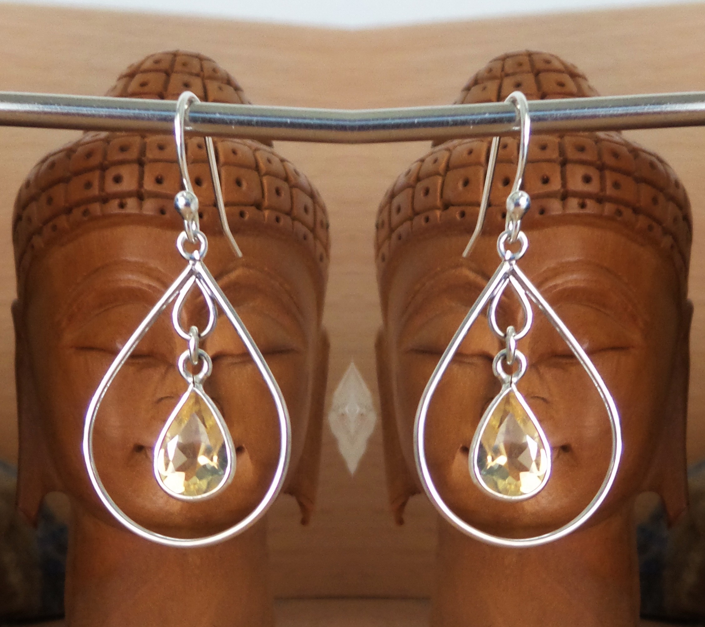 E515 tear drop facet  loop earring