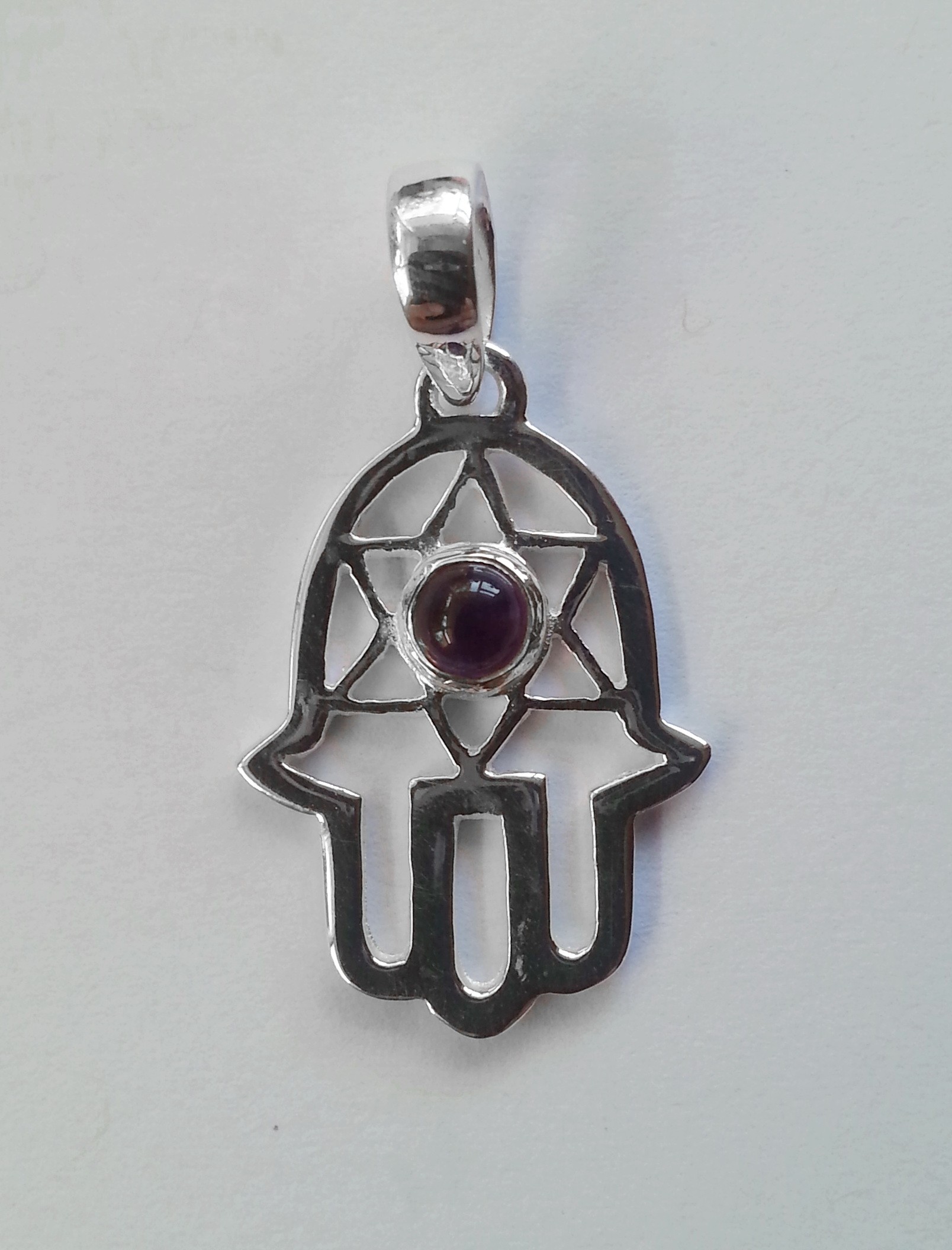 p657 Hamsa hand with star of David symbol set with 4mm gemstone